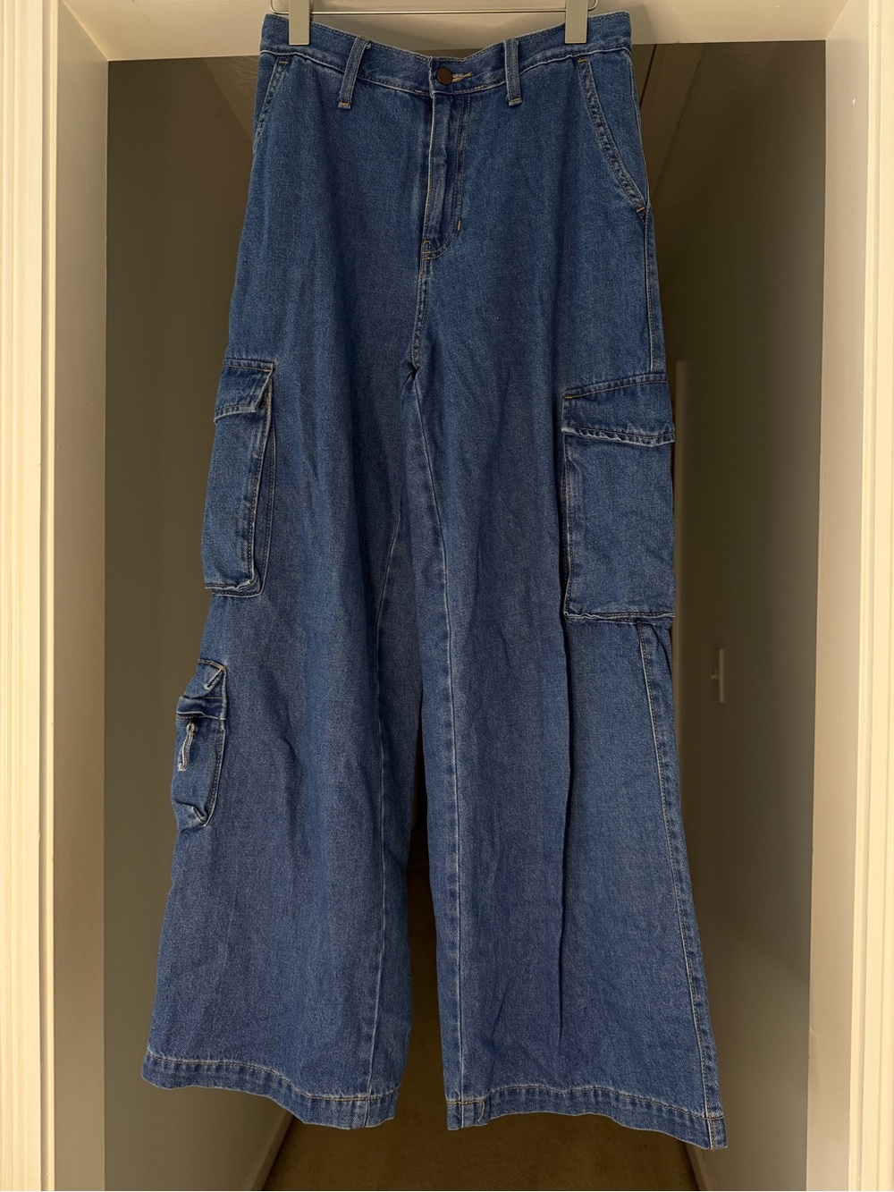 Women’s Wide-Leg Cargo Jeans in Blue